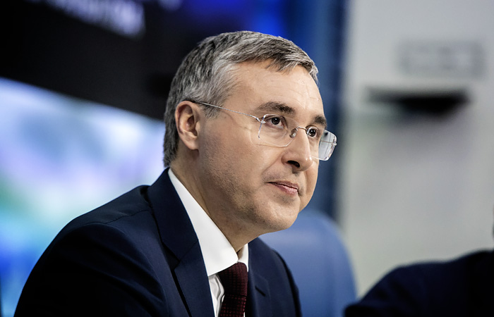 Министр Фальков пообещал исполнять закон о просветительстве в интересах исследователей