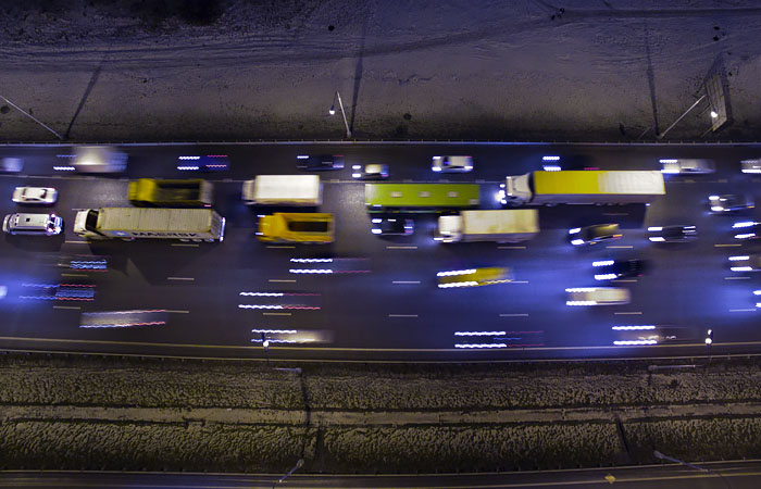 Вступление в силу ограничения на въезд транзитных грузовиков на МКАД отложили до мая