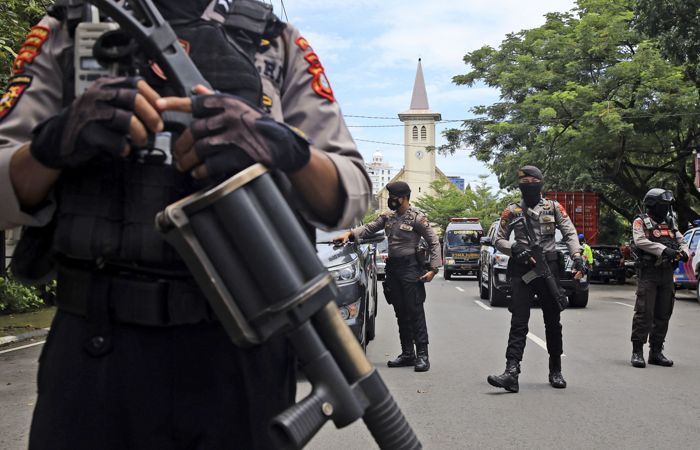 Взрыв произошел у католической церкви в Индонезии