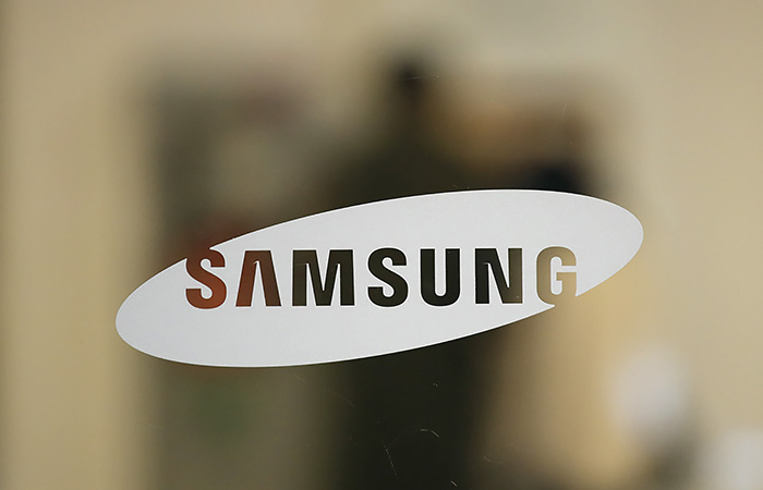 Samsung начал устанавливать на смартфоны неудаляемые сервисы "Яндекса"