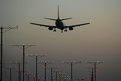 Высланные Италией российские дипломаты вылетели в Москву