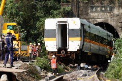 Суд на Тайване не стал арестовывать возможного виновника крушения поезда