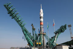Ракета с пилотируемым кораблем "Союз МС-18" стартует с Байконура