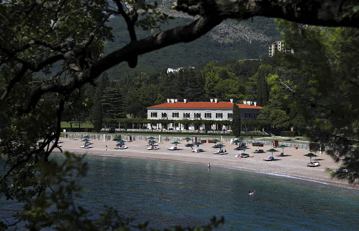 Черногория продлила безвизовый режим для россиян