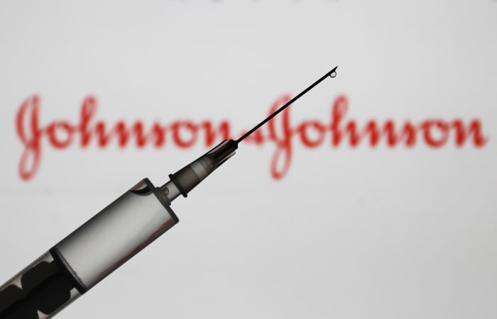 J&J решила отсрочить поставки своей вакцины в Европу