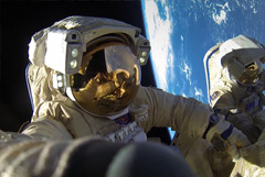 Российским космонавтам поднимут зарплаты на 50-70%