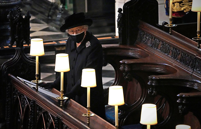 Королева Елизавета II отмечает 95-летие в трауре по супругу