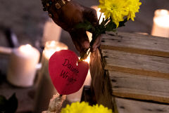 В Миннеаполисе прошли похороны застреленного полицией Данте Райта