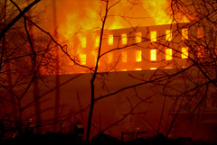 Владельцев сгоревшей "Невской мануфактуры" оштрафовали на 80 тыс. руб.