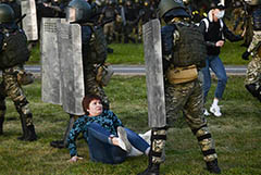 Более 80 бывших силовиков в Белоруссии лишены званий за содействие протестам