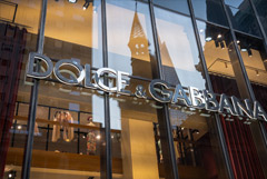 Прокурор в Петербурге попросил суд запретить два видео Dolce&Gabbana