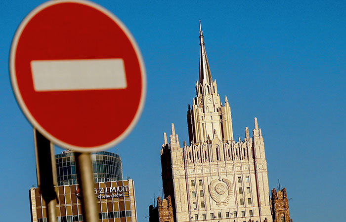 РФ вышлет 34 сотрудников дипломатических учреждений Франции