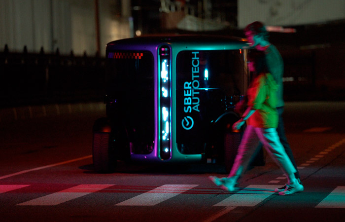 Сбер представил прототип беспилотного электромобиля ФЛИП