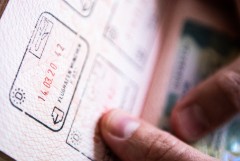 МИД заявил, что россиянам не придется возвращаться из-за рубежа ради загранпаспорта