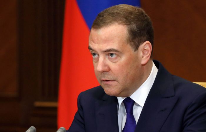 Медведев описал политику Запада в отношении России словом "оборзели"