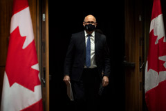 Россия закрыла въезд для нескольких канадских чиновников в ответ на санкции