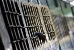 Более 30 человек погибли при столкновении поездов в Пакистане