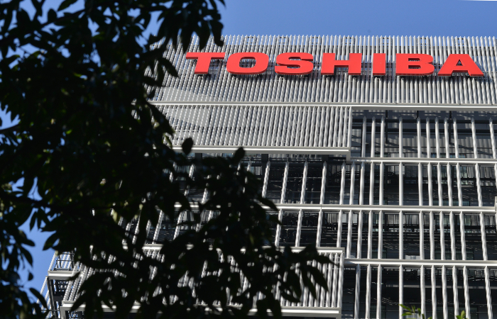 Руководство Toshiba вместе с властями противостояло иностранным акционерам