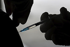 В Москве с 15 июля начнут проверять ход обязательной вакцинации