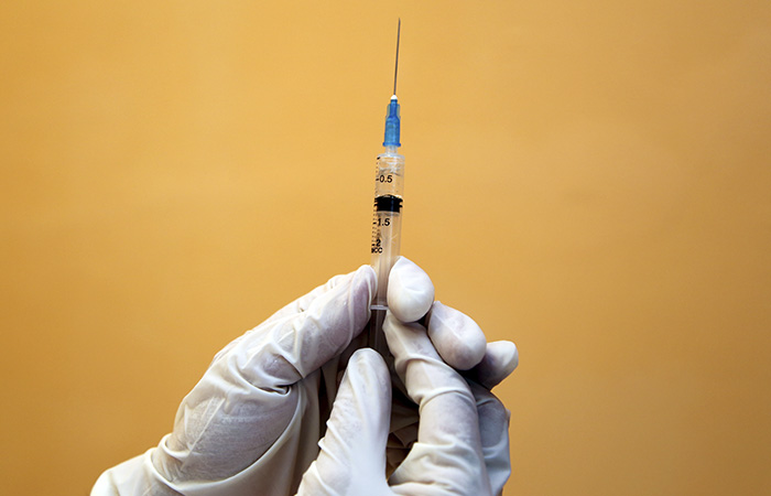 Голикова дала советы по вакцинации переболевших COVID и ревакцинации привитых