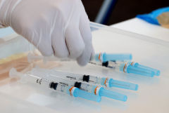 Массовая вакцинация людей до 65 лет началась в понедельник в Японии