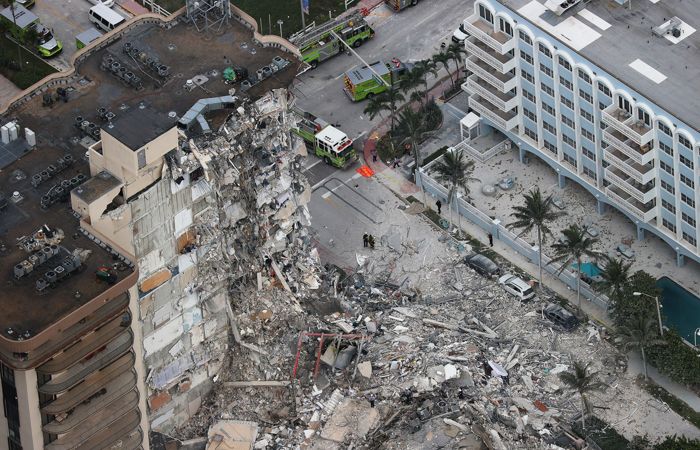 Почти 100 человек пропали после обрушения здания в Майами