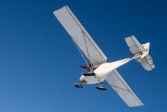 Экипаж пропавшего под Архангельском легкомоторного самолета выжил при крушении