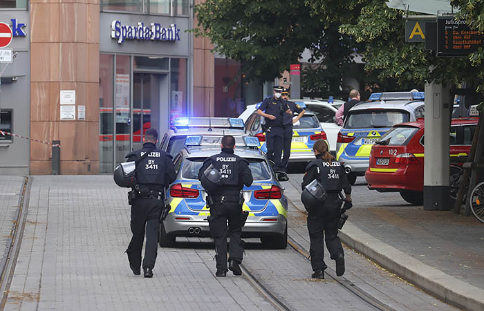 Три человека погибли и шестеро пострадали в Германии из-за нападения неизвестного