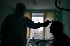 Минздрав уточнил, что непривитым не будут отказывать в плановой госпитализации