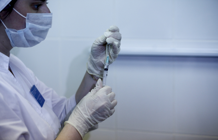 В Омской области ввели обязательную вакцинацию отдельных категорий лиц