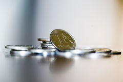 Минэкономразвития изменило прогноз курса с 73,3 до 72,8 руб. за доллар в 2021 году