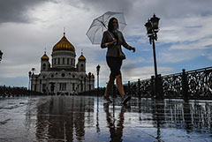 Москвичей предупредили о ливнях, граде и сильном ветре в понедельник