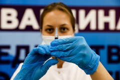 Минздрав назвал противопоказания к вакцинации "ЭпиВакКороной"