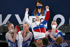 Российские гимнастки впервые выиграли золото ОИ в командном многоборье