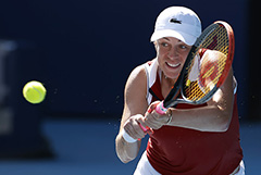 Павлюченкова проиграла в четвертьфинале теннисного турнира