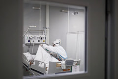 В России за сутки умерли от COVID-19 еще 794 человека