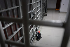 Пять арестантов сбежали из ИВС в Подмосковье с помощью гаечного ключа