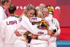 Женская сборная США по волейболу впервые выиграла Олимпиаду