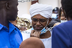 Судан решил выдать экс-президента Аль-Башира Международному уголовному суду
