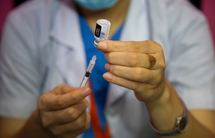 В Канаде госслужащих и путешественников обяжут вакцинироваться от COVID-19