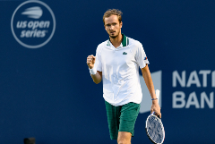 Даниил Медведев выиграл теннисный турнир категории Masters в Торонто