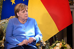 Меркель на встрече с Путиным заявила о необходимости освобождения Навального