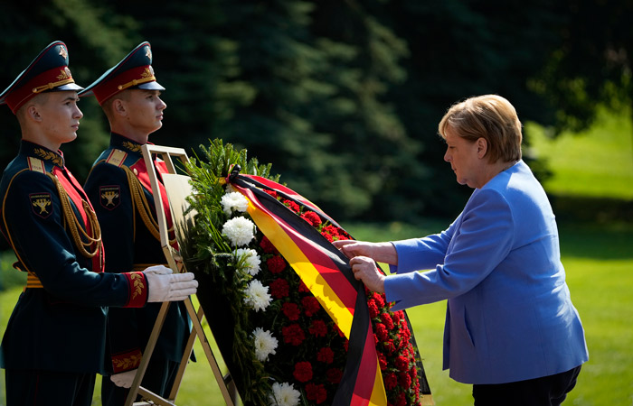 Путин уверен, что визит Меркель будет не только прощальным, но и  содержательным