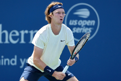 Рублев вышел в финал теннисного турнира Masters, обыграв Медведева