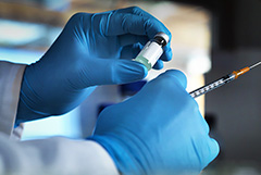 Центр Чумакова готовит вакцину от COVID против штамма "дельта"