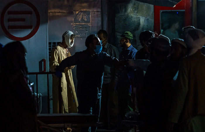 Число афганцев, погибших в терактах у аэропорта Кабула, приблизилось к 200