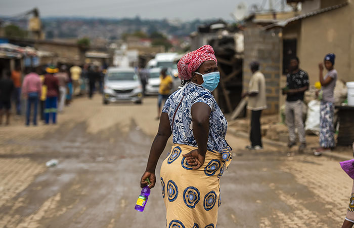 В ЮАР предупредили о способном быстро распространяться новом штамме COVID
