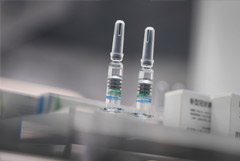 Эксперт счел вопросом времени регистрацию в РФ зарубежных COVID-вакцин