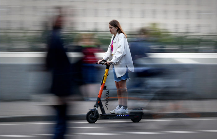 Крашенинников предложил ввести в ПДД регулирование самокатов