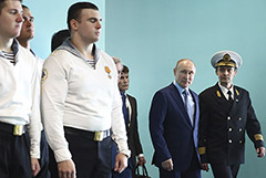 Путин заявил о готовности корректно работать с зарубежными партнерами на Севморпути